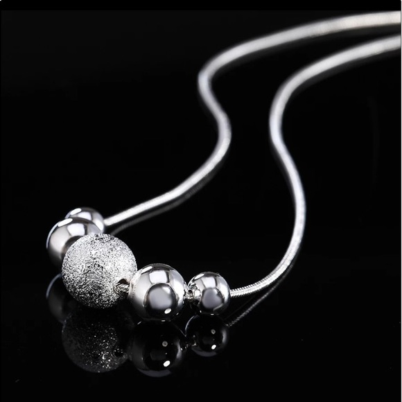 ❤️Very Pretty Silver Necklace with Small Silver Ball Accents❤️ - Picture 6 of 6
